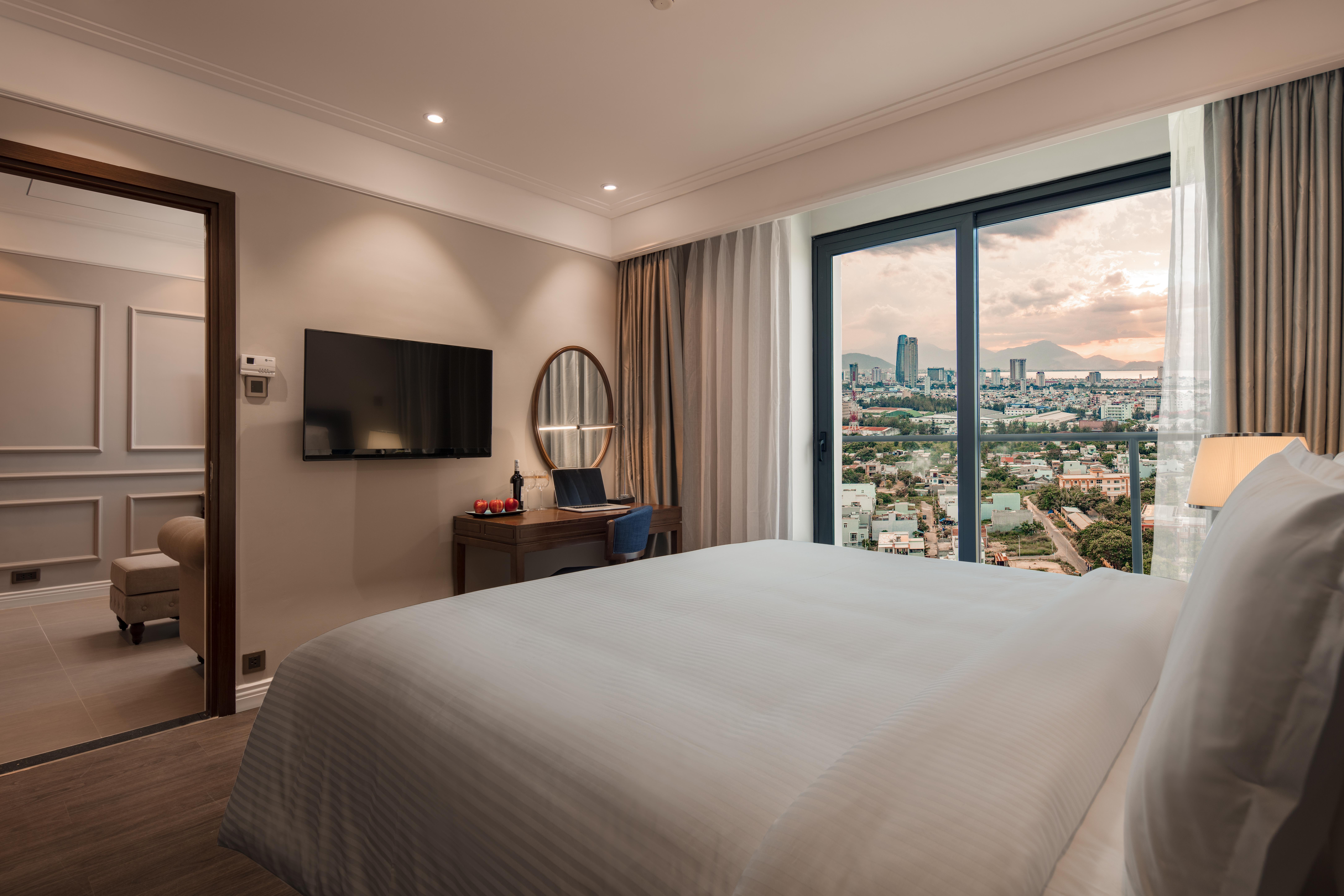 Altara Suites Da Nang By Ahg Екстериор снимка