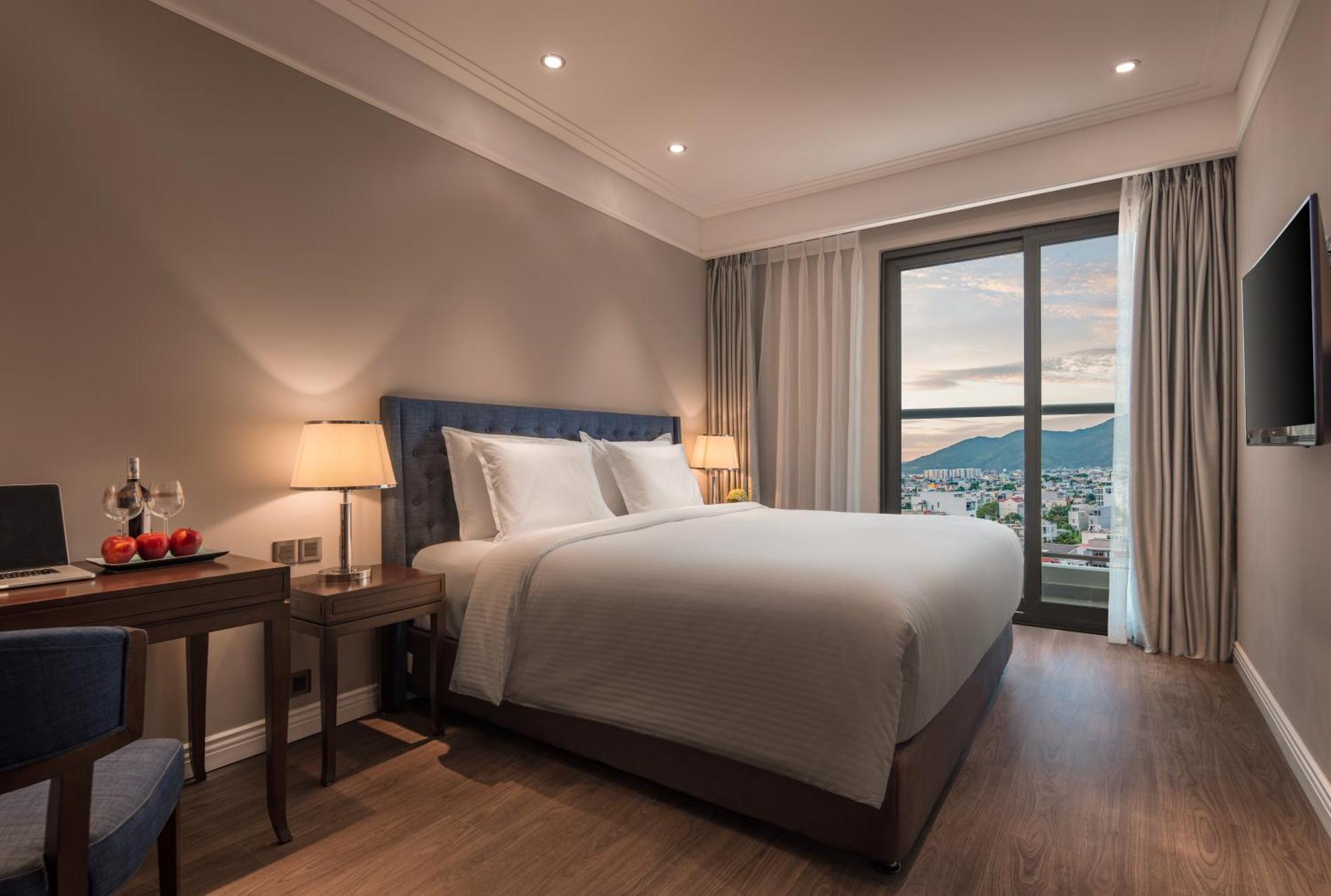 Altara Suites Da Nang By Ahg Екстериор снимка