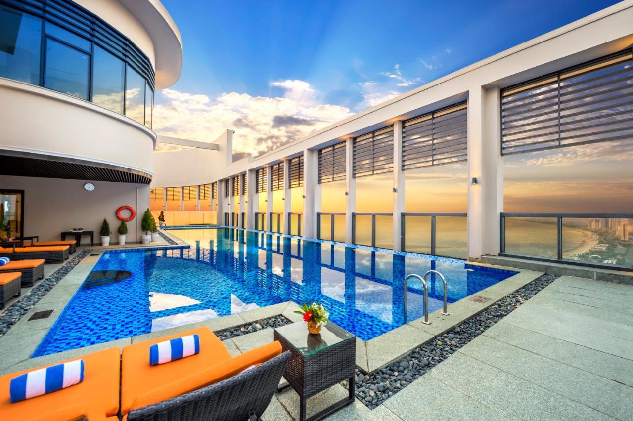 Altara Suites Da Nang By Ahg Екстериор снимка